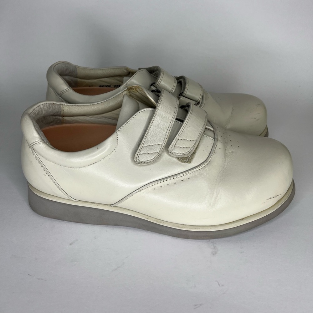 mt emey shoes Comfort Walking Sneakers Women Size 8.5 3E Beige Leather Straps
